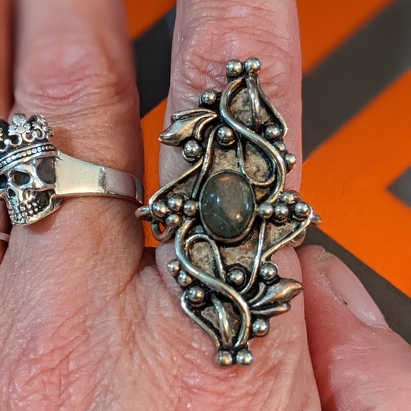 Vintage handcrafted ring - Picture 4 of 8